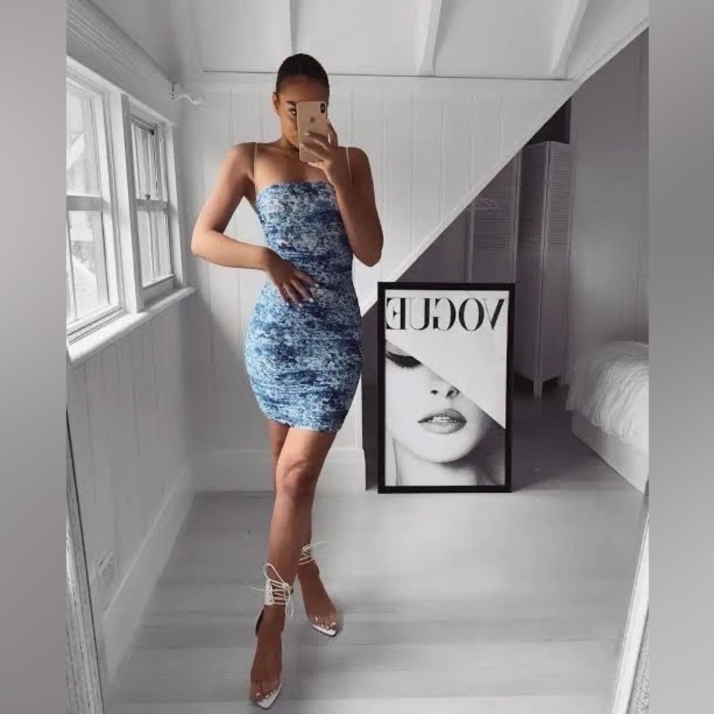 House of CB Ella dress size small in white and blue BNWT